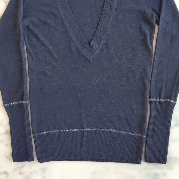 NWT.Express Wool Rayon Nylon Long V-Neck Dark Grey w/Silver Sparkle Trim Sweater - Picture 4 of 5